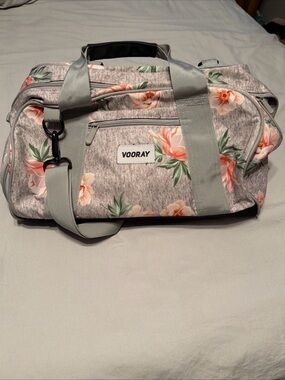 VoorayRaodie Gym Duffle Bag Shoe Compartment Light Gray Pink Orange Flowers